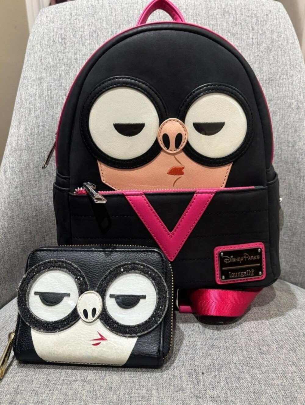 Like New! Loungefly Disney's The Incredibles - Edna Mode Mini Backpack & Wallet